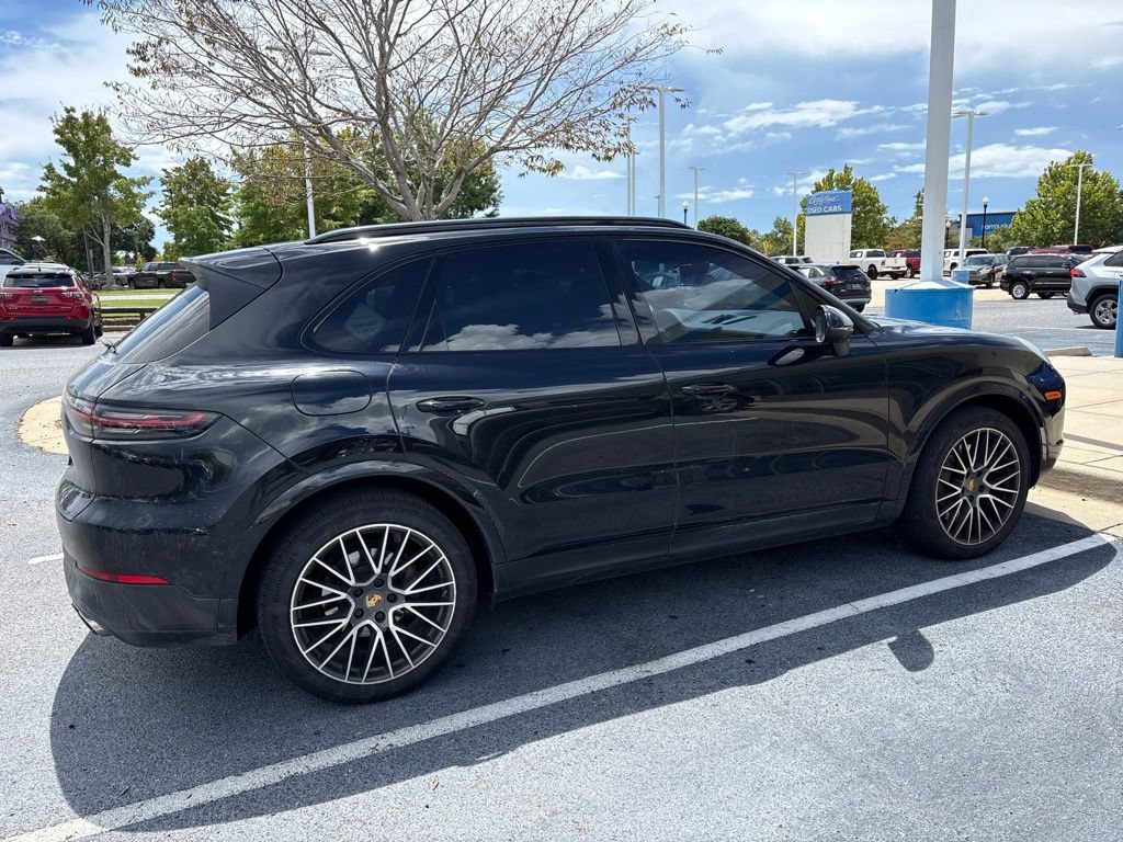 Used 2022 Porsche Cayenne S AWD/4WD image 3