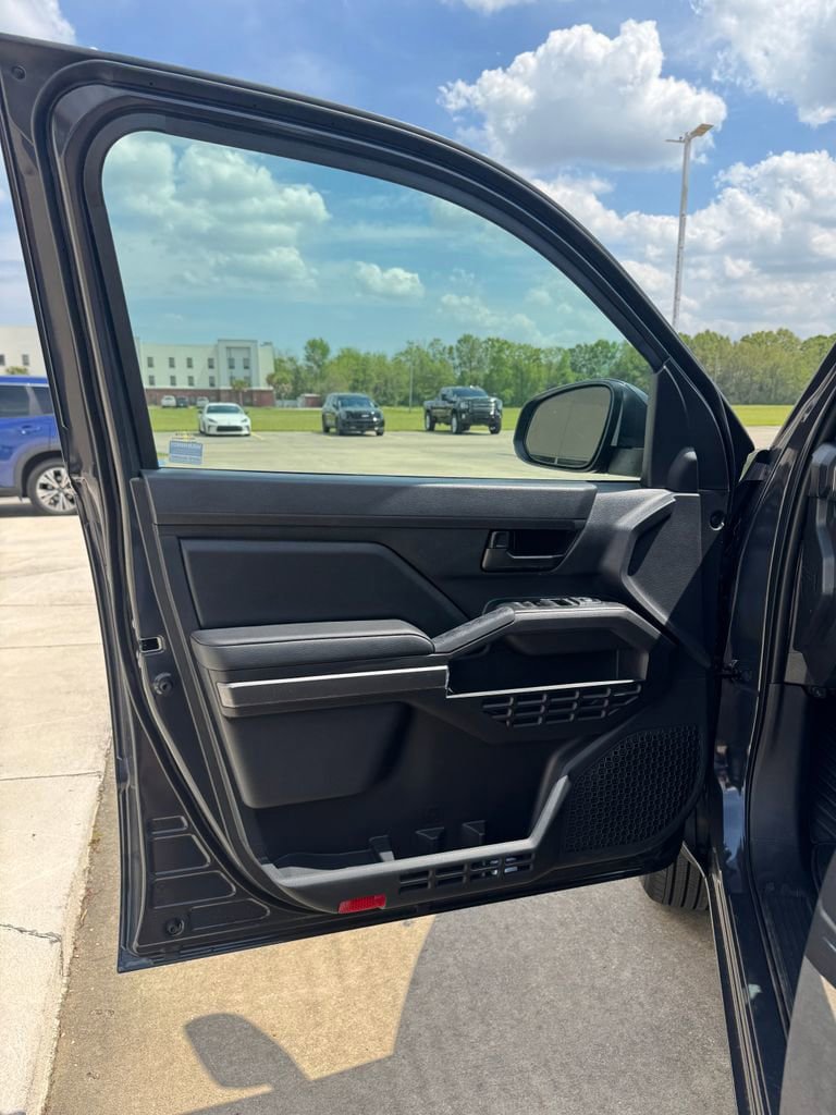 Used 2026 Toyota Tacoma SR5 AWD/4WD image 12