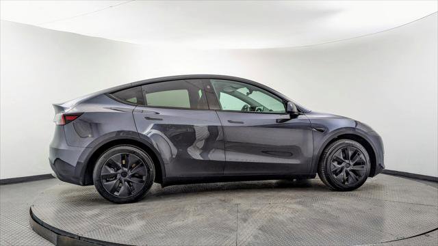 Used 2025 Tesla Model Y Long Range RWD image 8