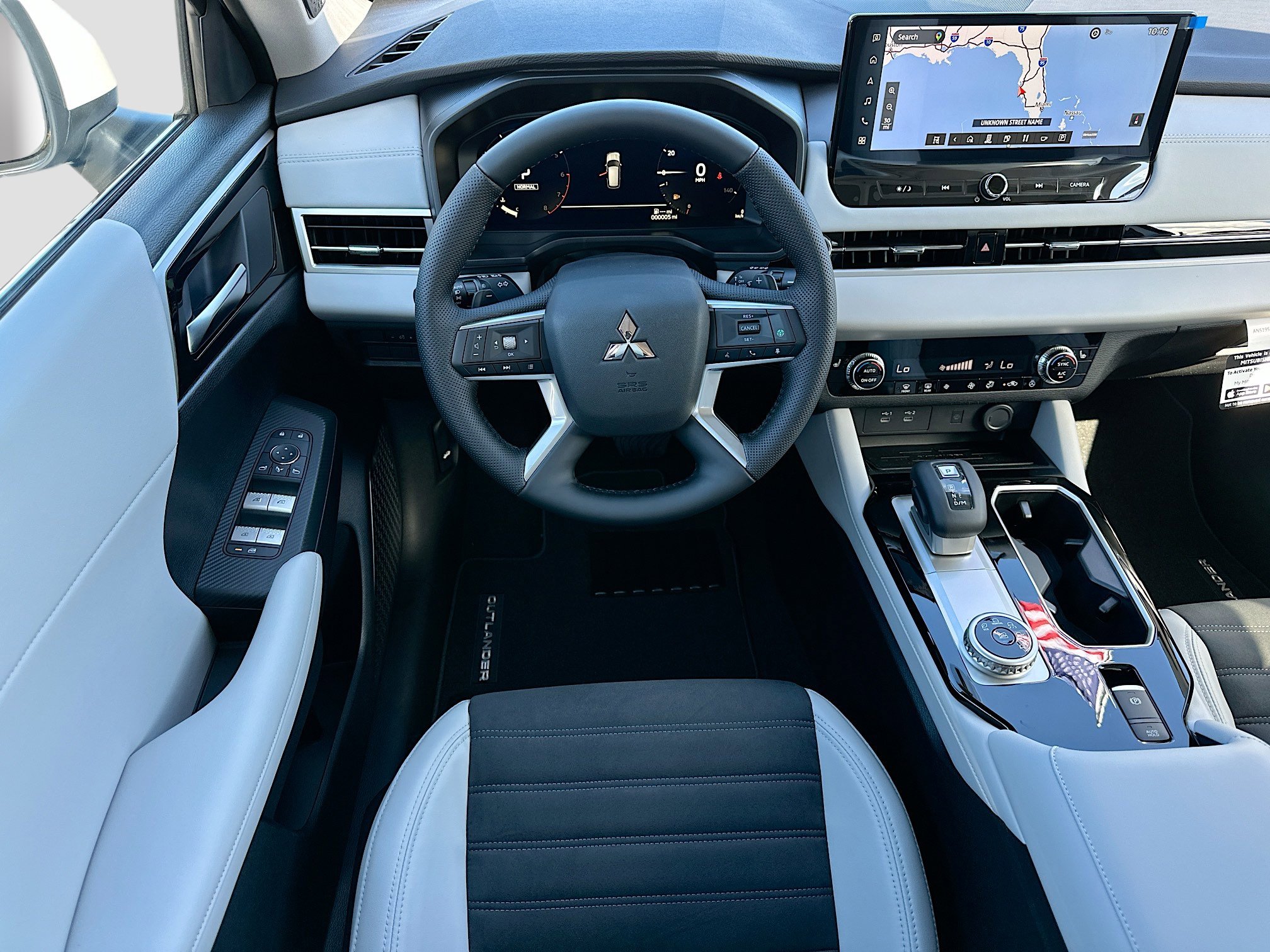 New 2026 Mitsubishi Outlander SE image 16