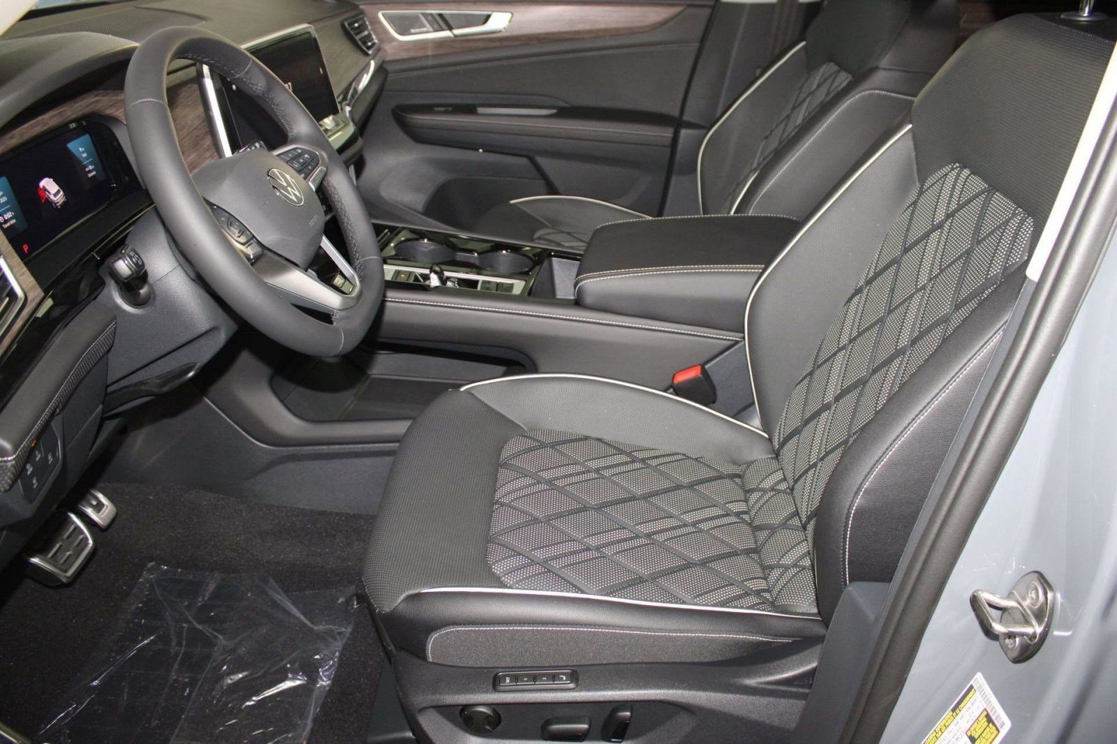 New 2026 Volkswagen Atlas SEL Premium R-Line image 5