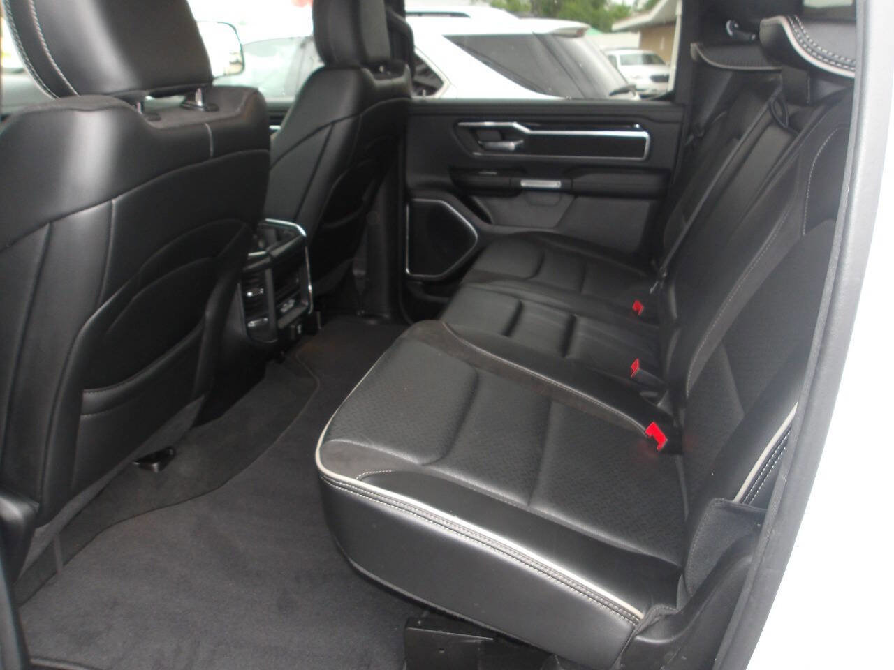 Used 2022 RAM 1500 Laramie w/ Sport Appearance Package AWD/4WD image 10