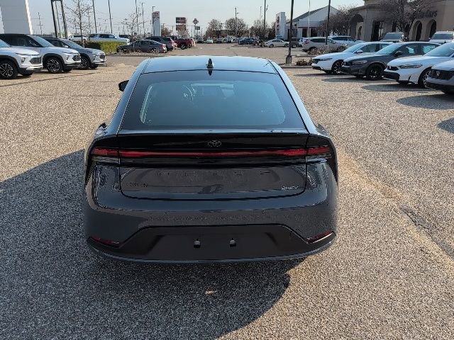 Used 2025 Toyota Prius LE image 18