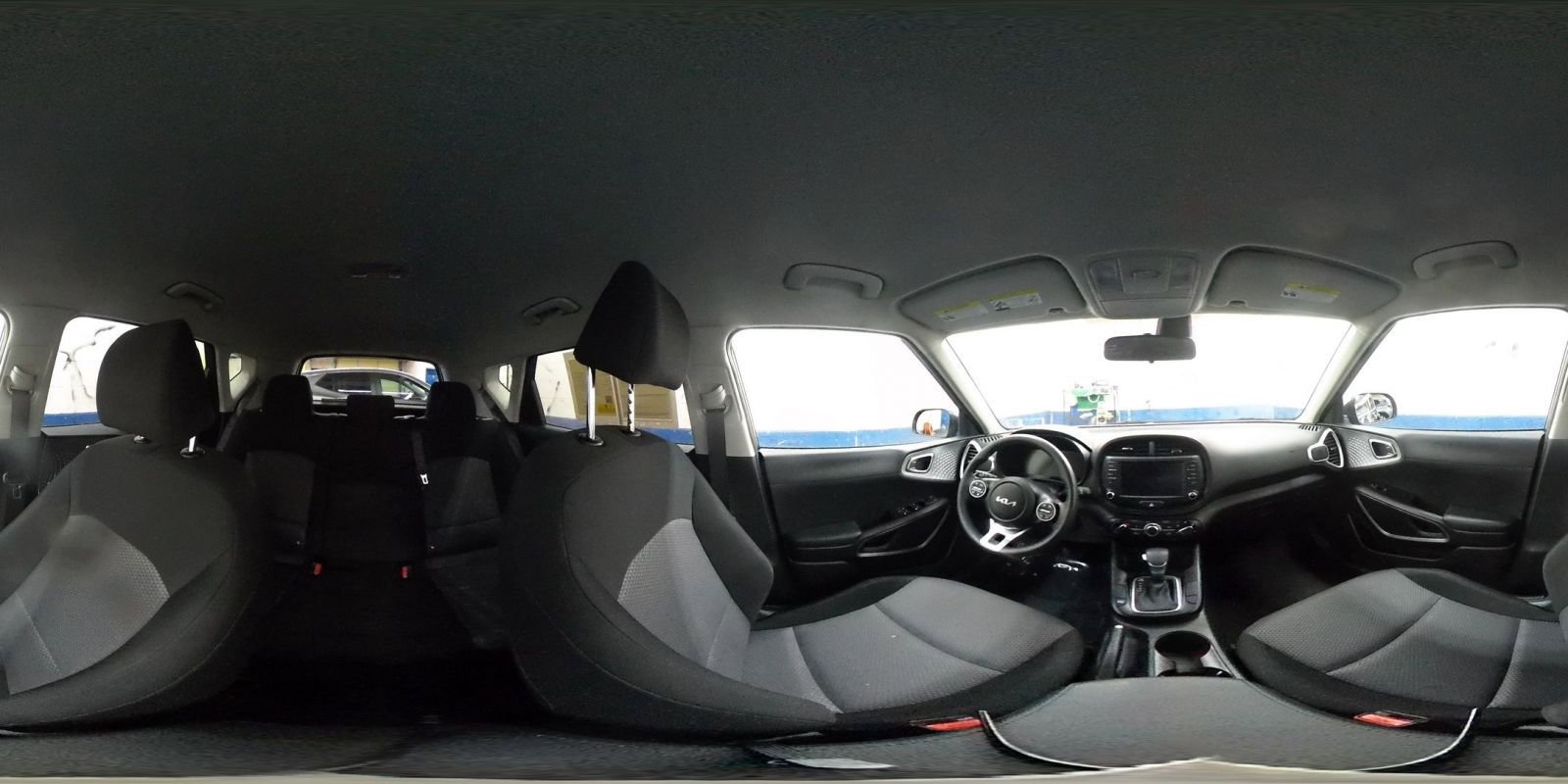 Used 2025 Kia Soul LX w/ LX Technology Package FWD image 37