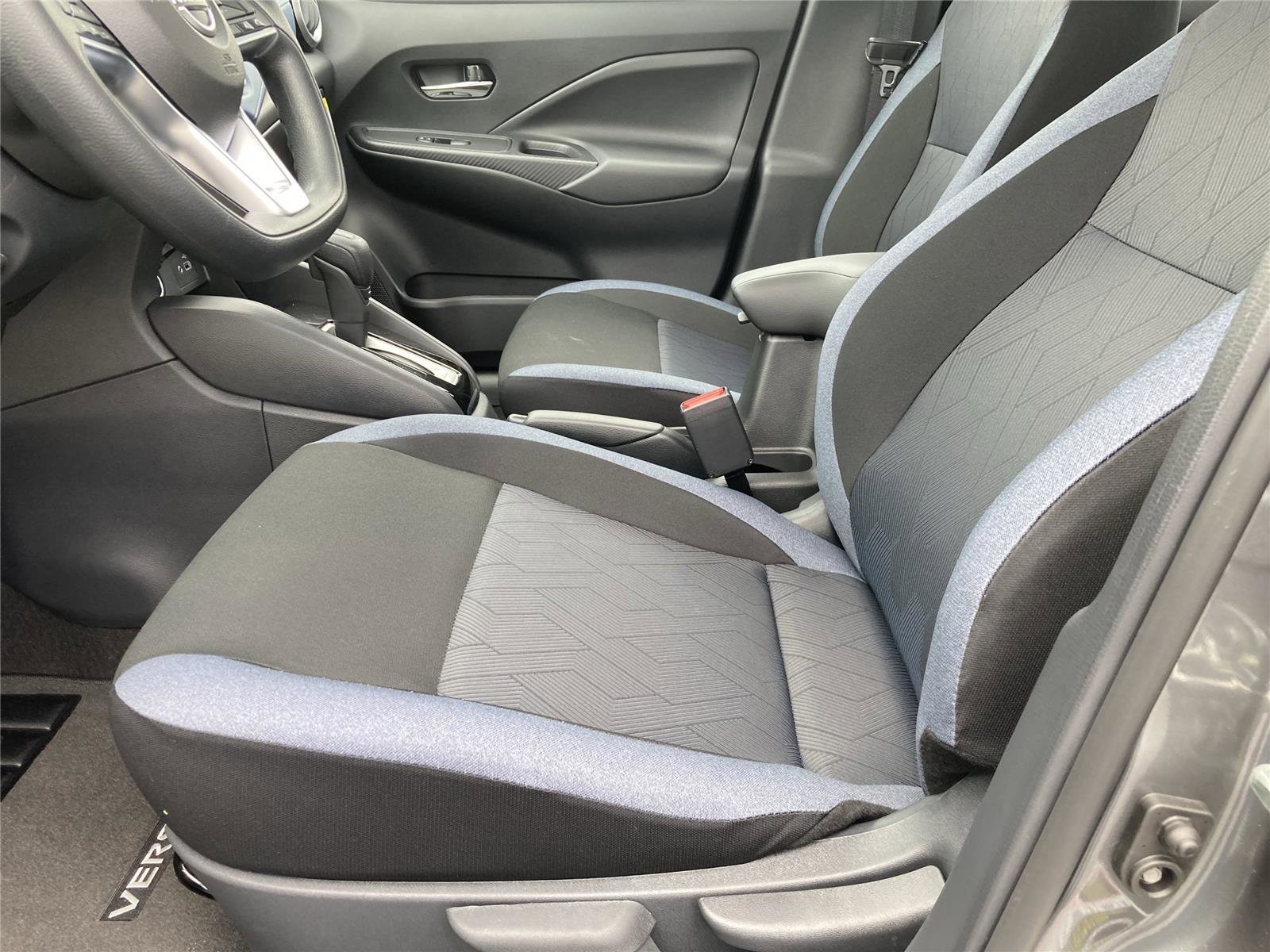 New 2025 Nissan Versa SV image 29