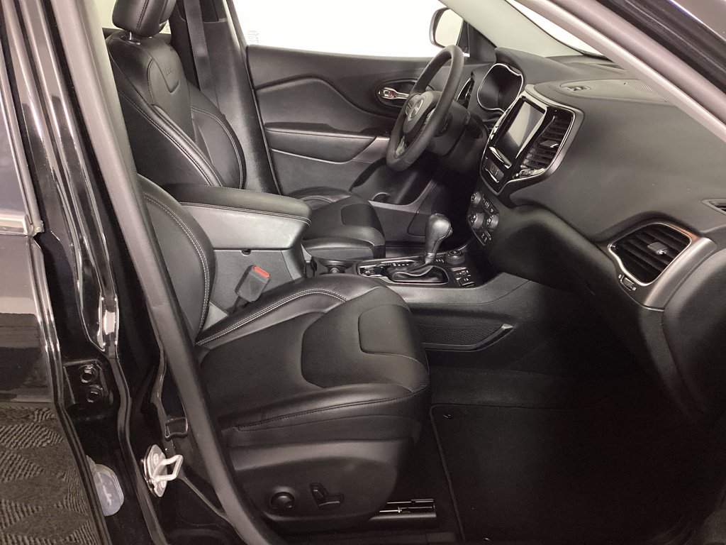 Used 2022 Jeep Cherokee Limited w/ Elite Package AWD/4WD image 8