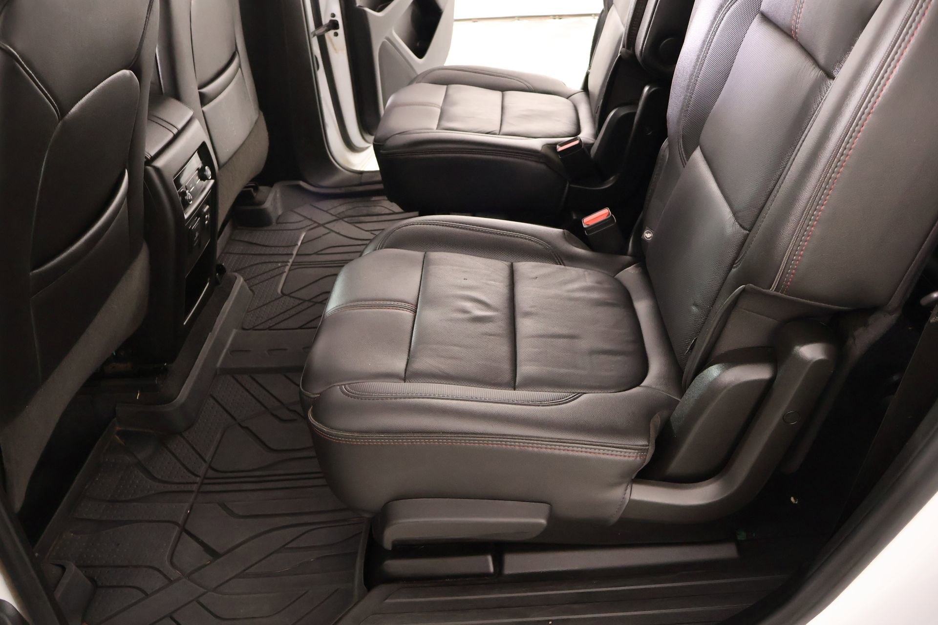 Used 2023 Chevrolet Traverse RS image 14