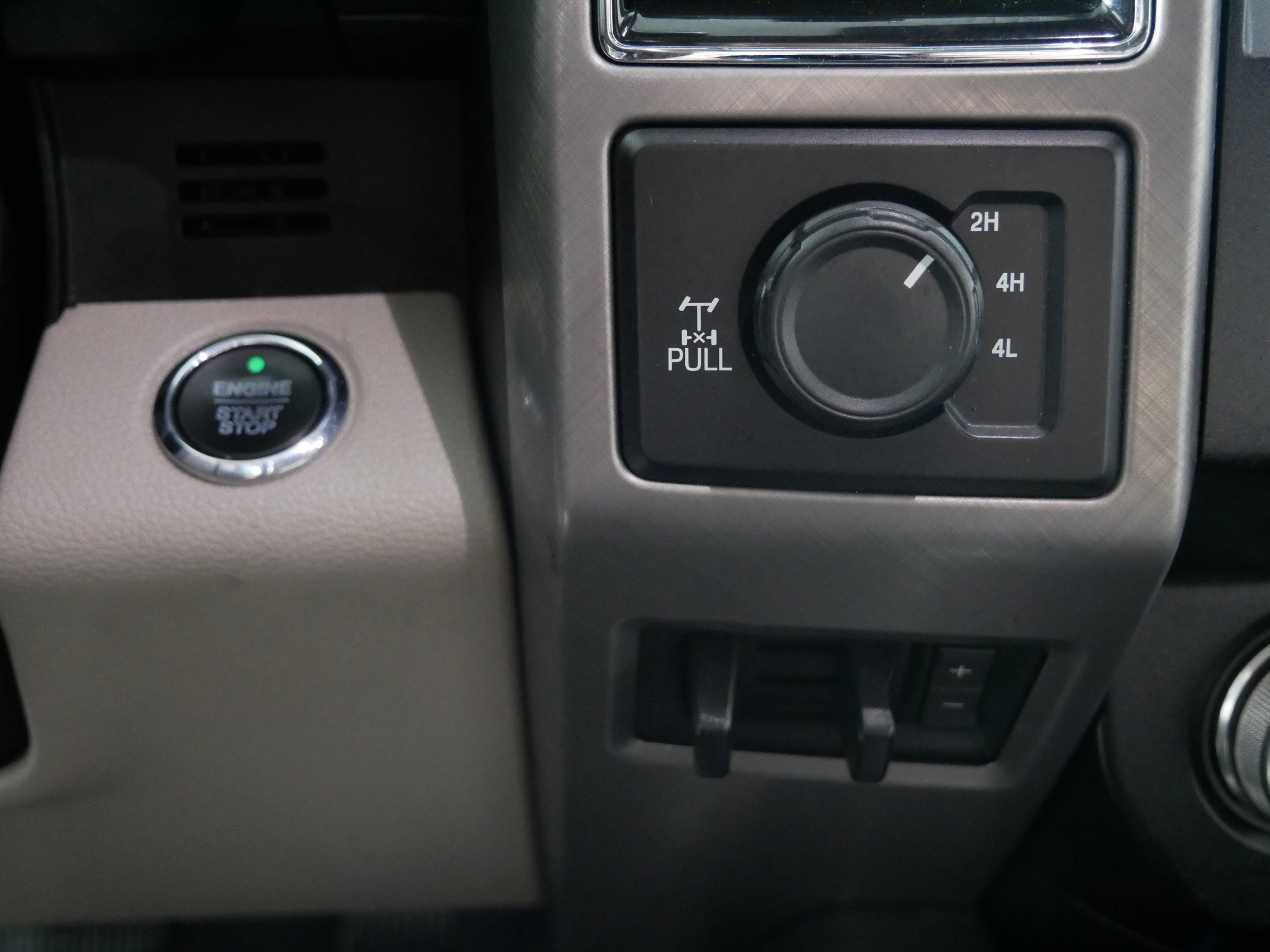 Used 2019 Ford F350 Limited w/ FX4 Off-Road Package image 30