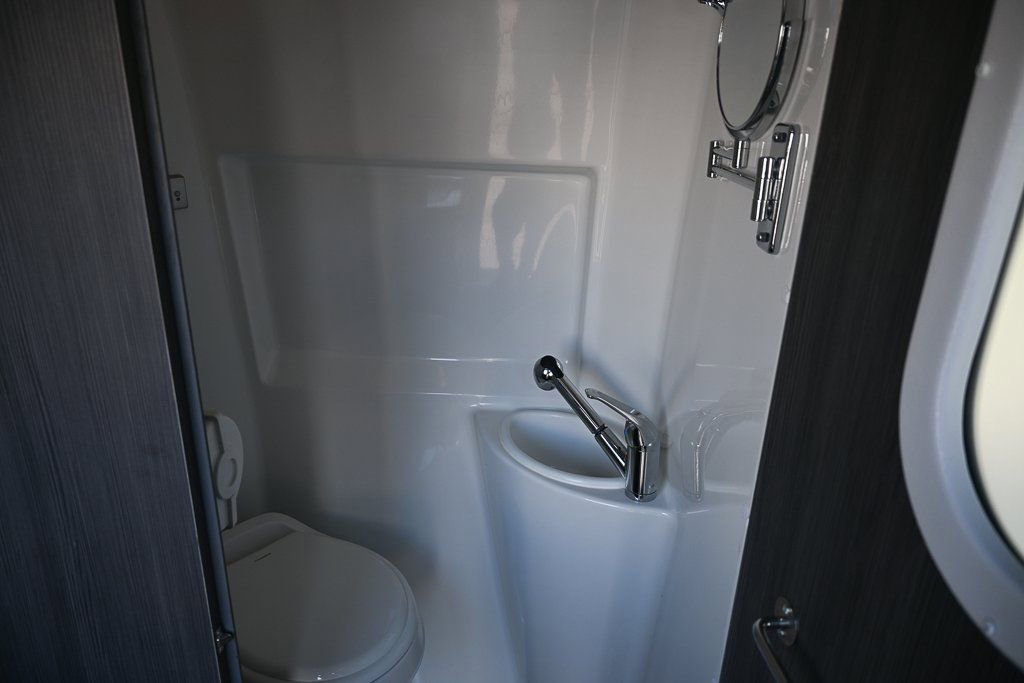 Used 2021 Mercedes-Benz Sprinter 2500 image 20