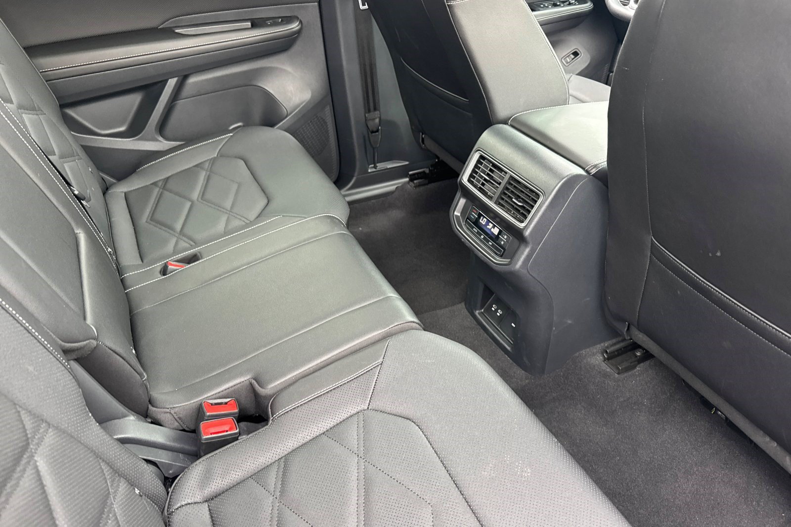 Used 2026 Volkswagen Atlas SE AWD/4WD image 33