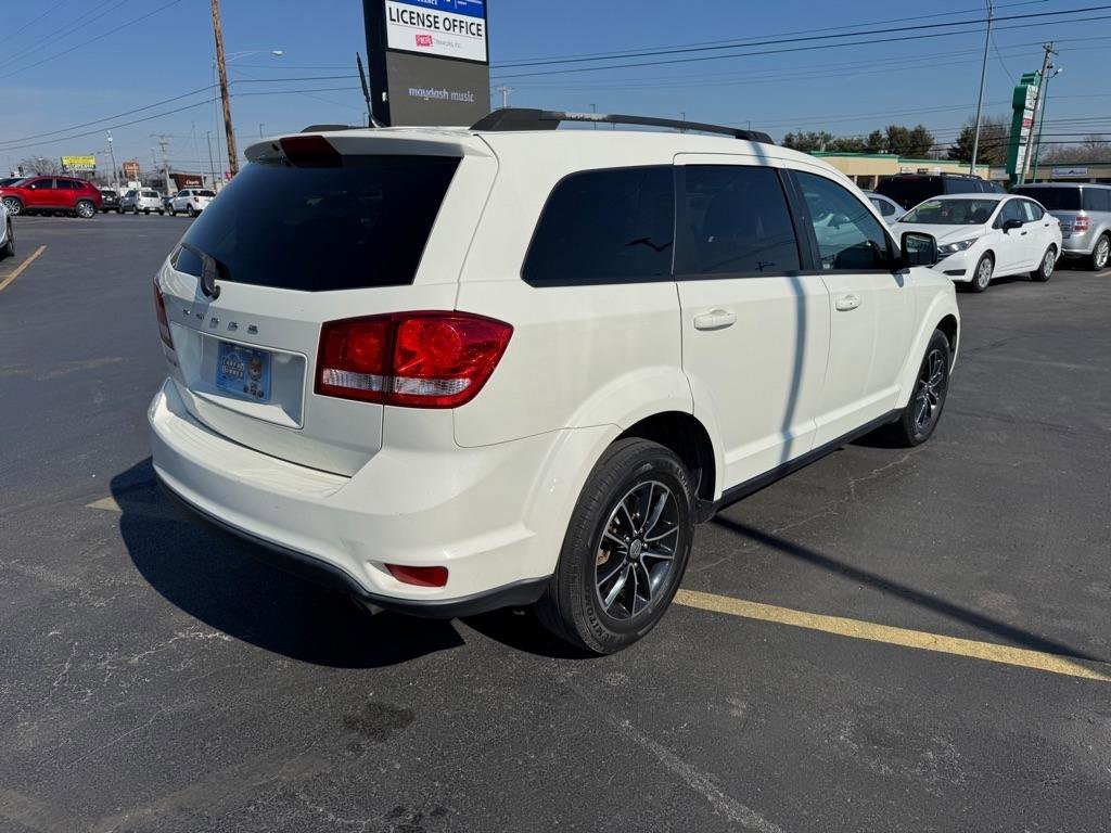 Used 2018 Dodge Journey SXT w/ Blacktop Package image 3