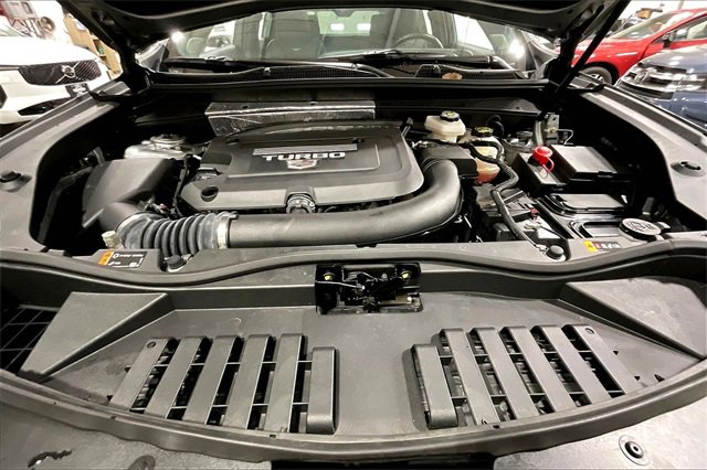 Used 2024 Cadillac XT4 Premium Luxury image 10