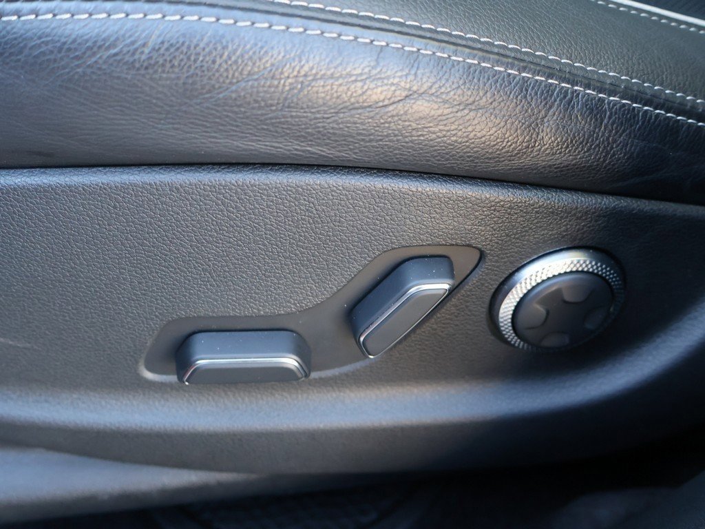 Used 2023 Genesis GV70 2.5T w/ Advanced Package image 37