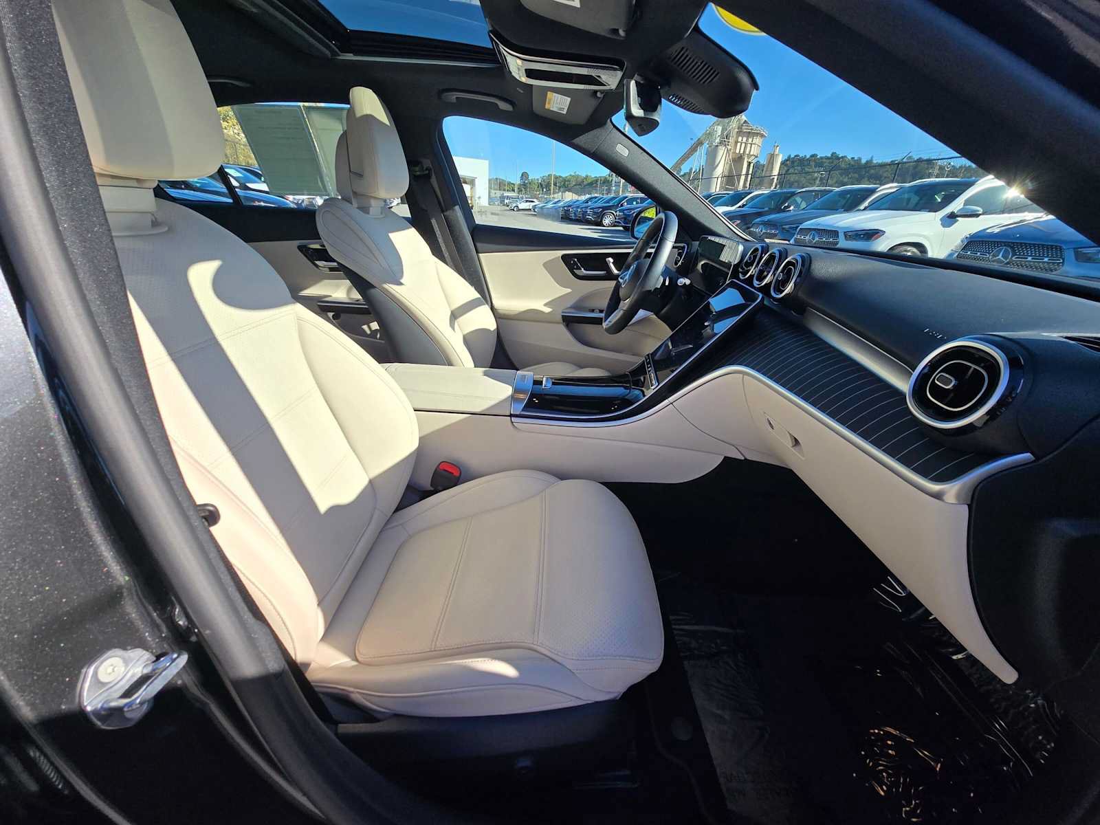 Used 2023 Mercedes-Benz C 300 4MATIC Sedan image 11