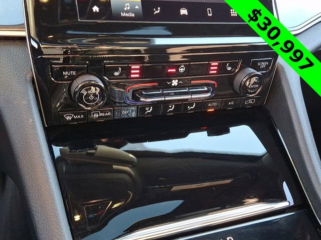 Used 2023 Jeep Grand Cherokee Altitude image 16