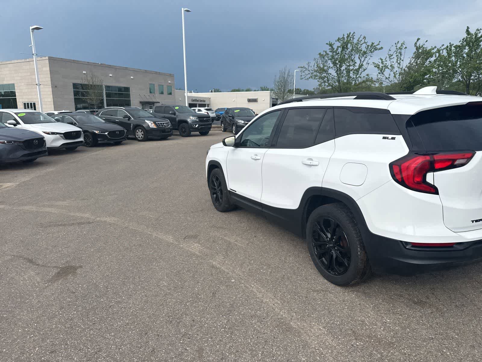 Used 2019 GMC Terrain SLE w/ Driver Convenience Package FWD image 6