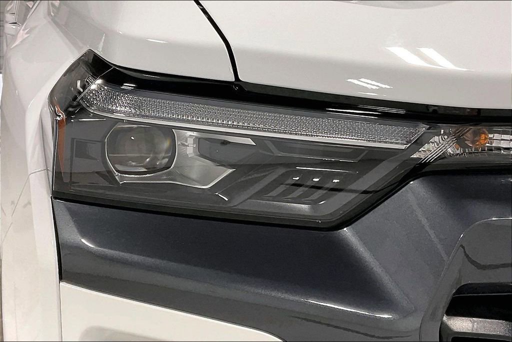 Used 2025 Chevrolet Colorado LT w/ LT Convenience Package image 39