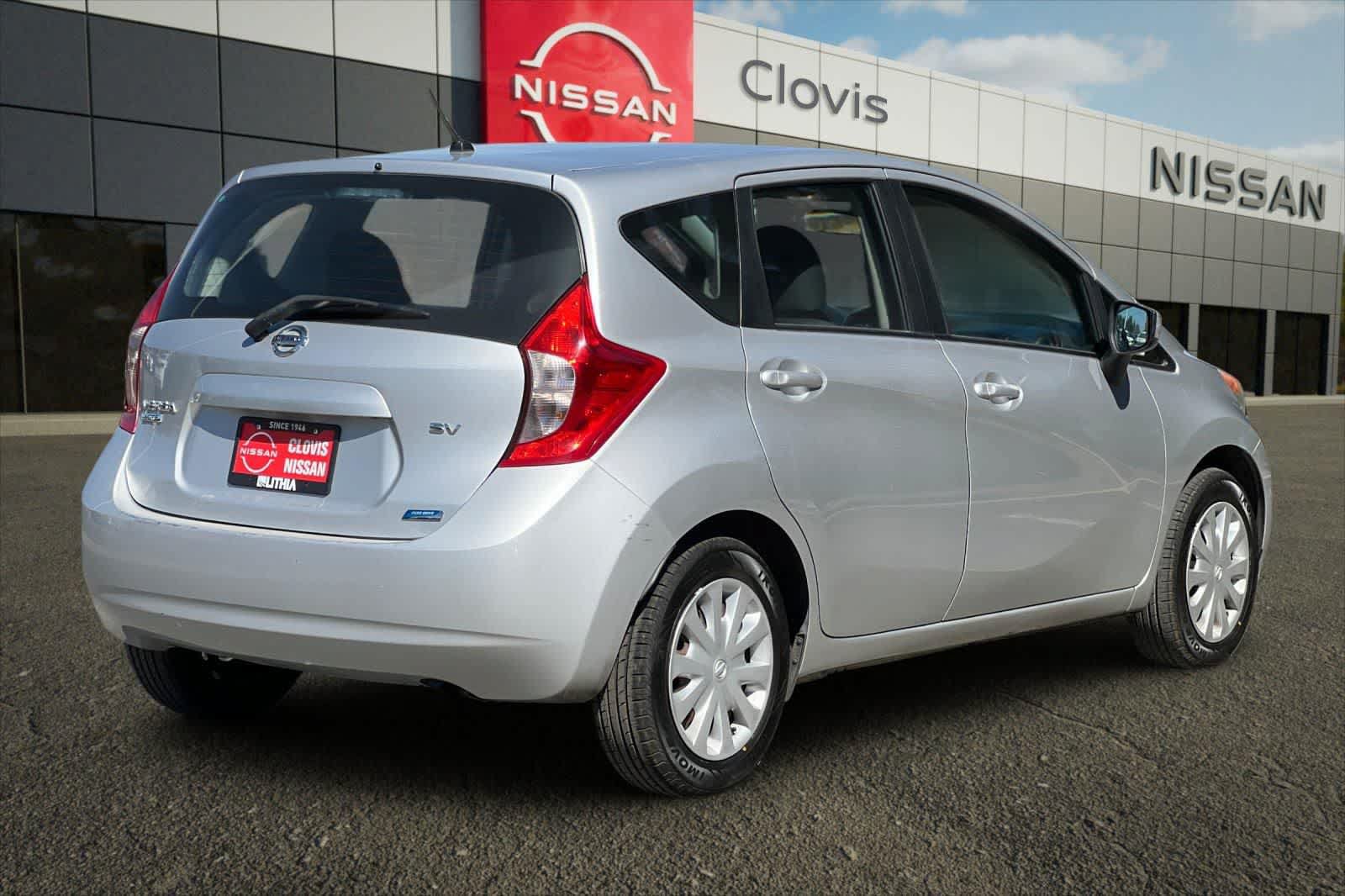 Used 2015 Nissan Versa Note SV FWD image 3