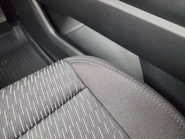 New 2027 Chevrolet Equinox LT w/ LPO, Floor Liner Package FWD image 31