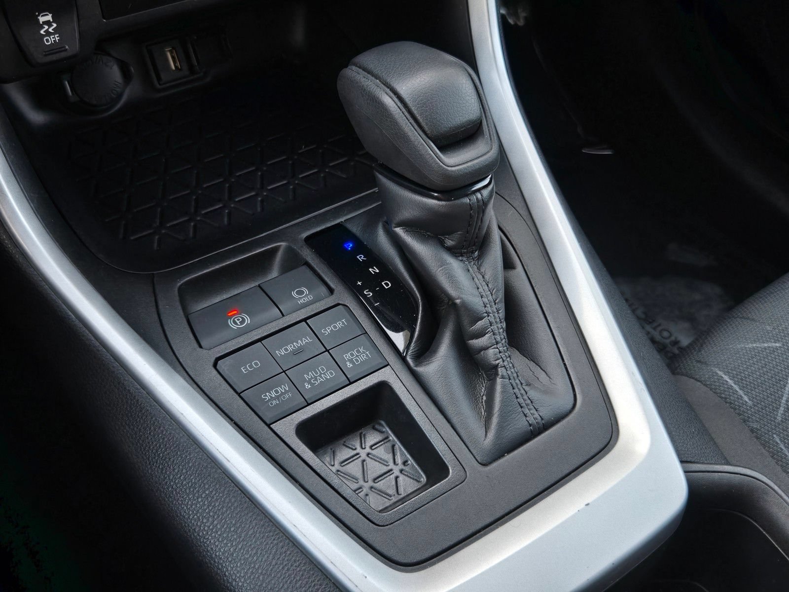 Certified 2022 Toyota RAV4 XLE AWD/4WD image 16
