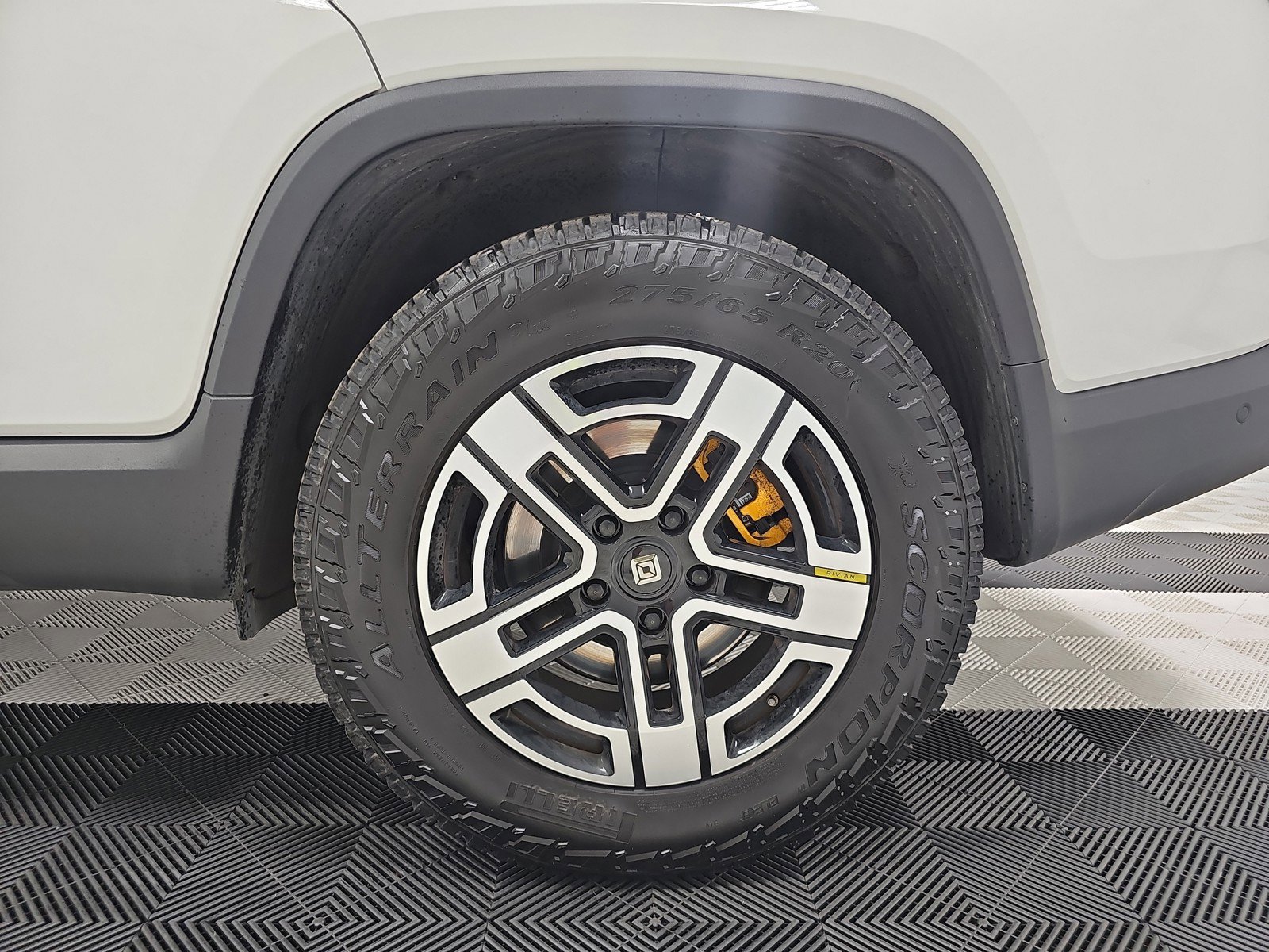 Used 2023 Rivian R1T Adventure image 10