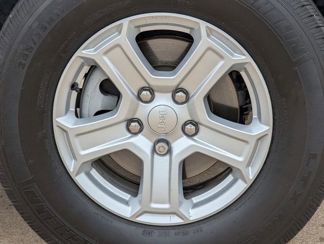 Used 2020 Jeep Wrangler Sport image 12