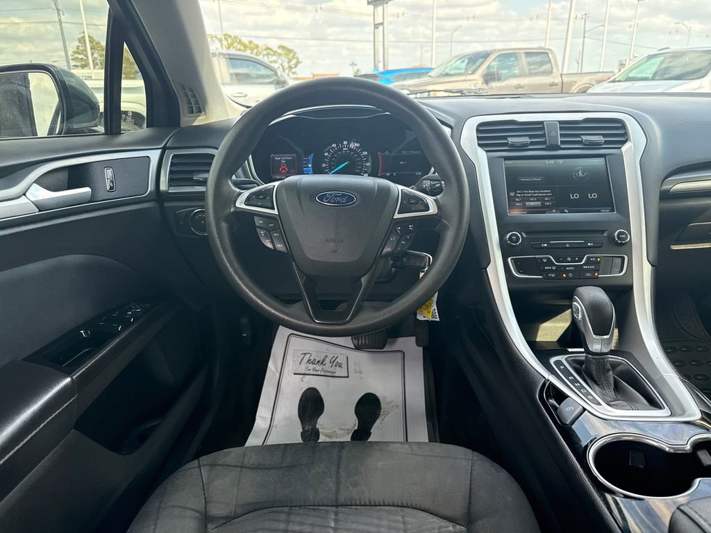 Used 2016 Ford Fusion SE image 15