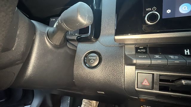 Used 2025 Toyota Camry LE image 5