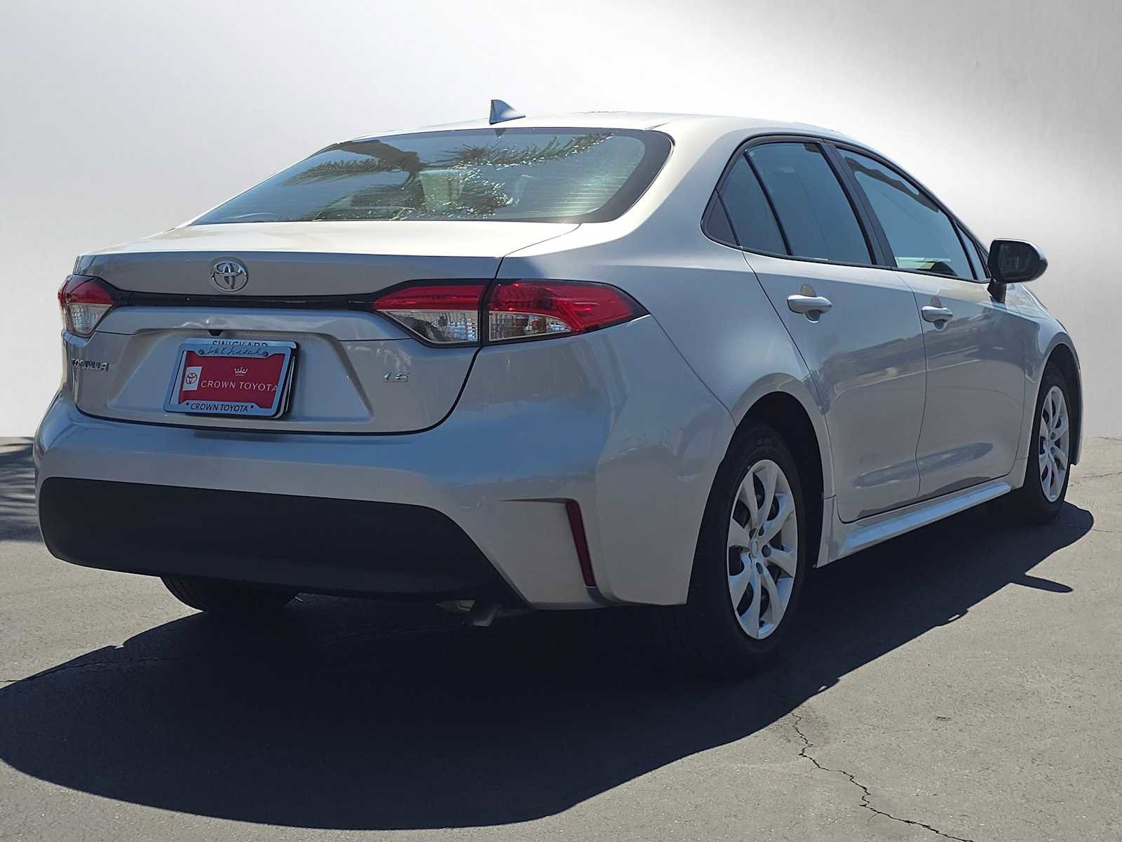 Certified 2025 Toyota Corolla LE FWD image 3