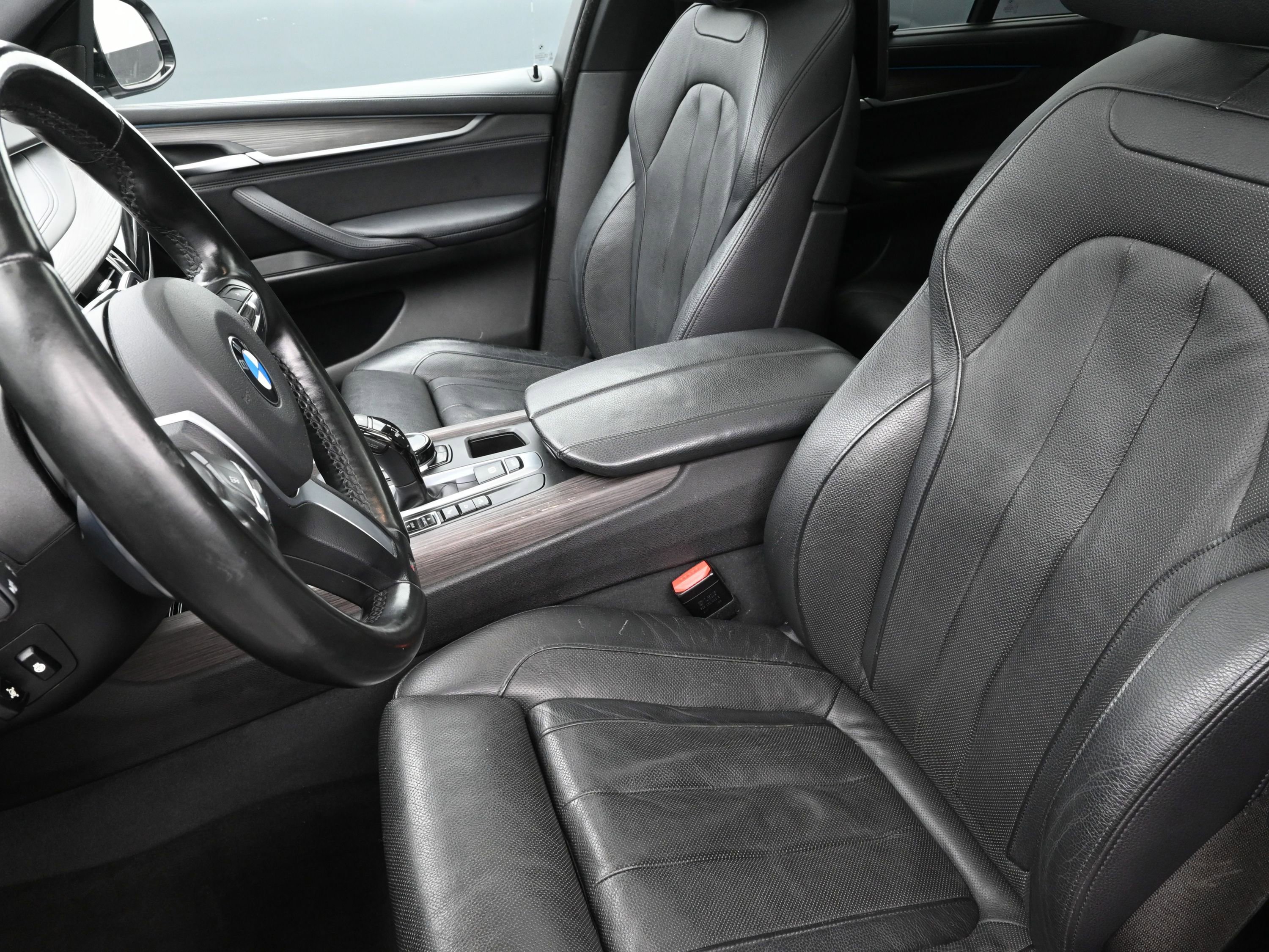 Used 2017 BMW X5 xDrive50i image 11