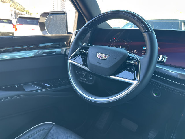 Certified 2025 Cadillac Escalade Premium Luxury RWD image 6