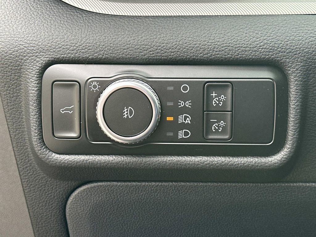 Used 2023 Ford Explorer XLT w/ Equipment Group 202A image 37