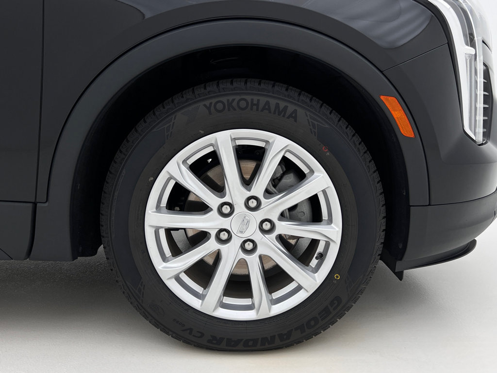Used 2021 Cadillac XT4 Luxury w/ Cold Weather Package AWD/4WD image 29