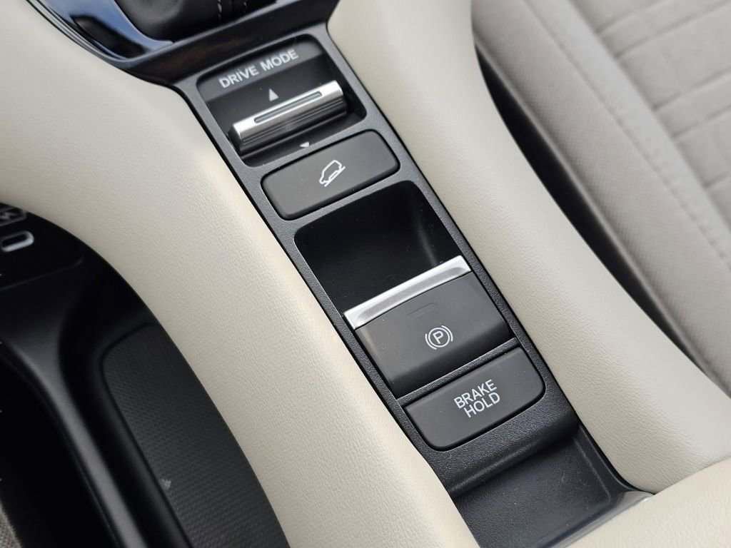 New 2026 Honda HR-V LX image 15