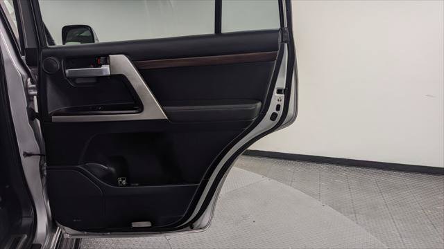 Used 2017 Toyota Land Cruiser AWD/4WD image 18