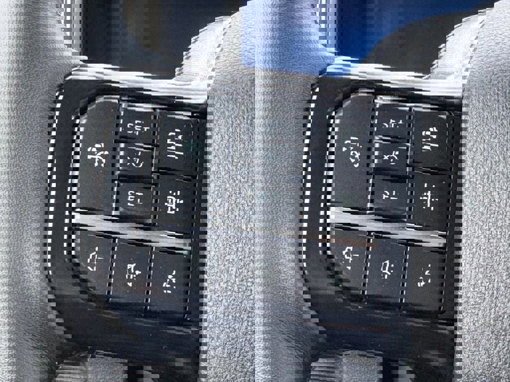 New 2026 Ford F250 Platinum w/ FX4 Off-Road Package AWD/4WD image 8