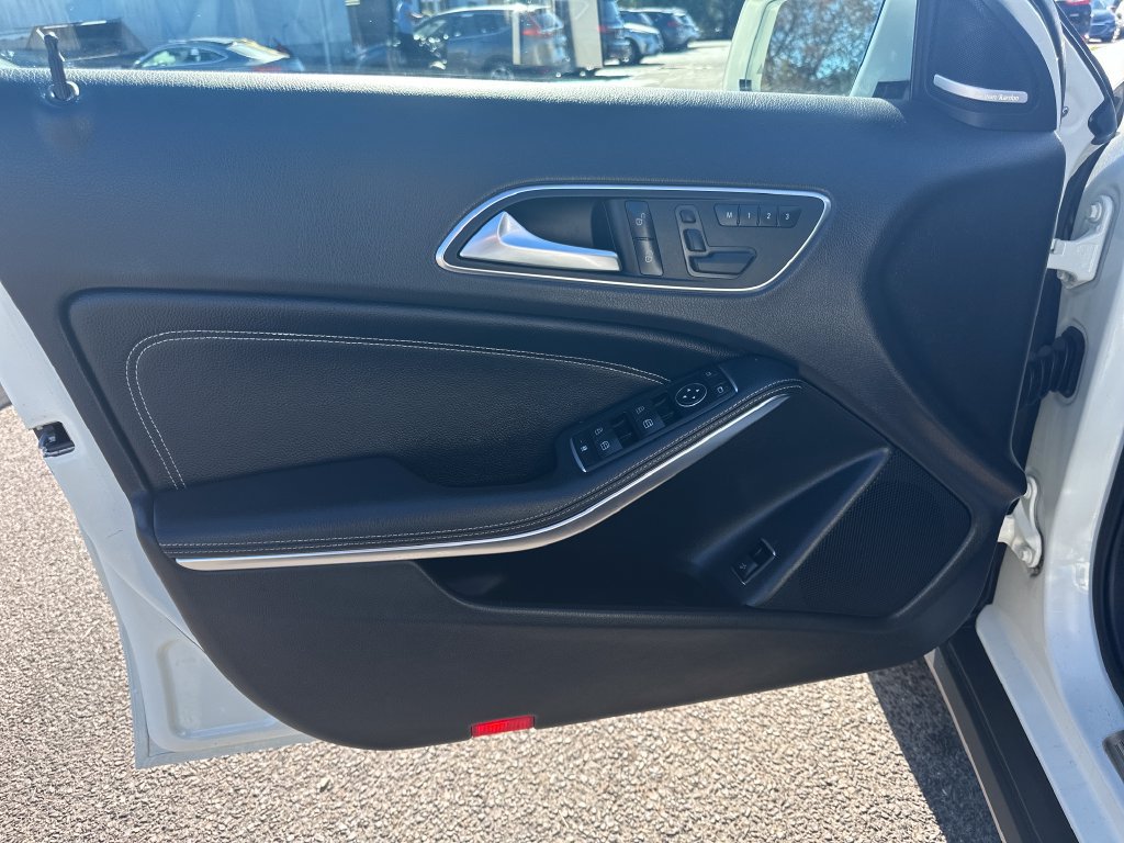 Used 2016 Mercedes-Benz GLA 250 4MATIC image 11