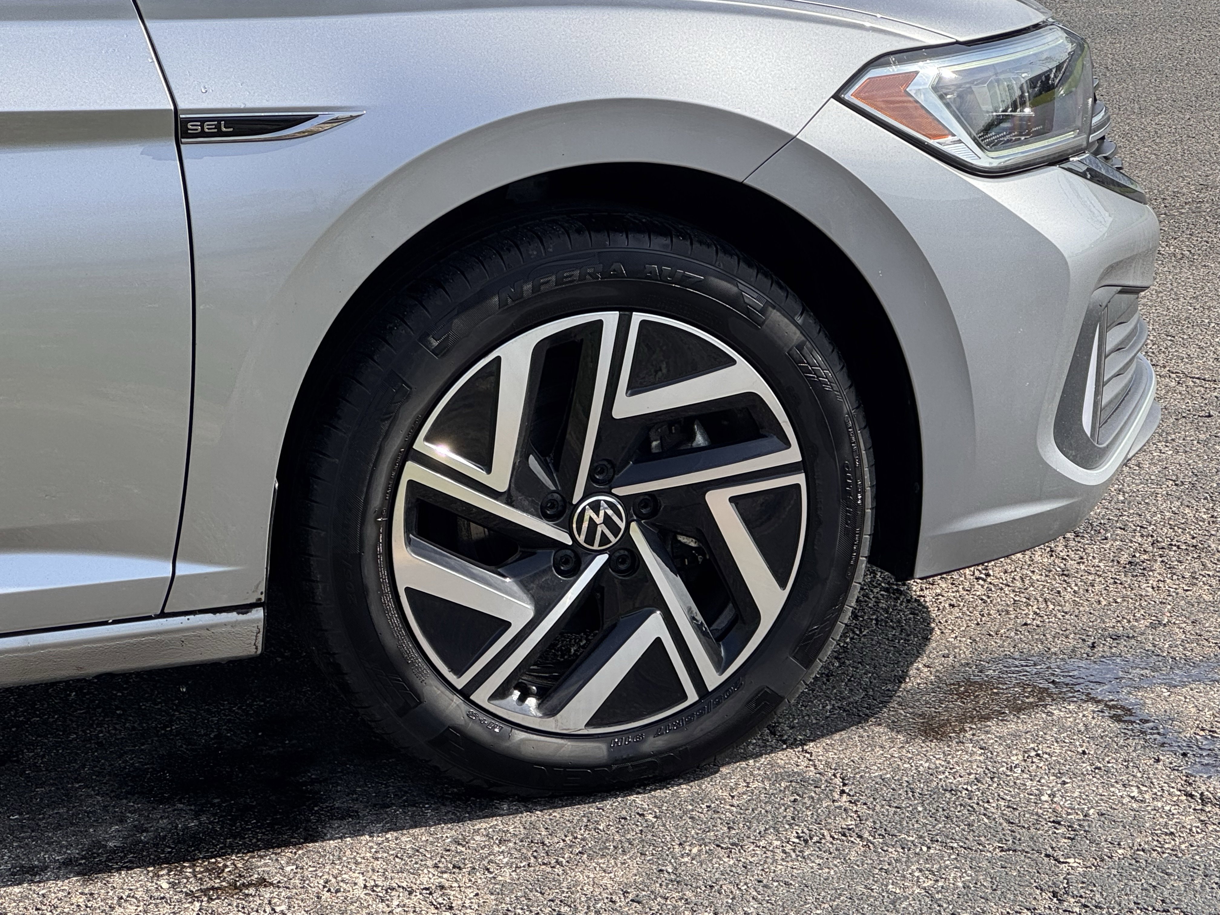 Used 2024 Volkswagen Jetta SEL image 4