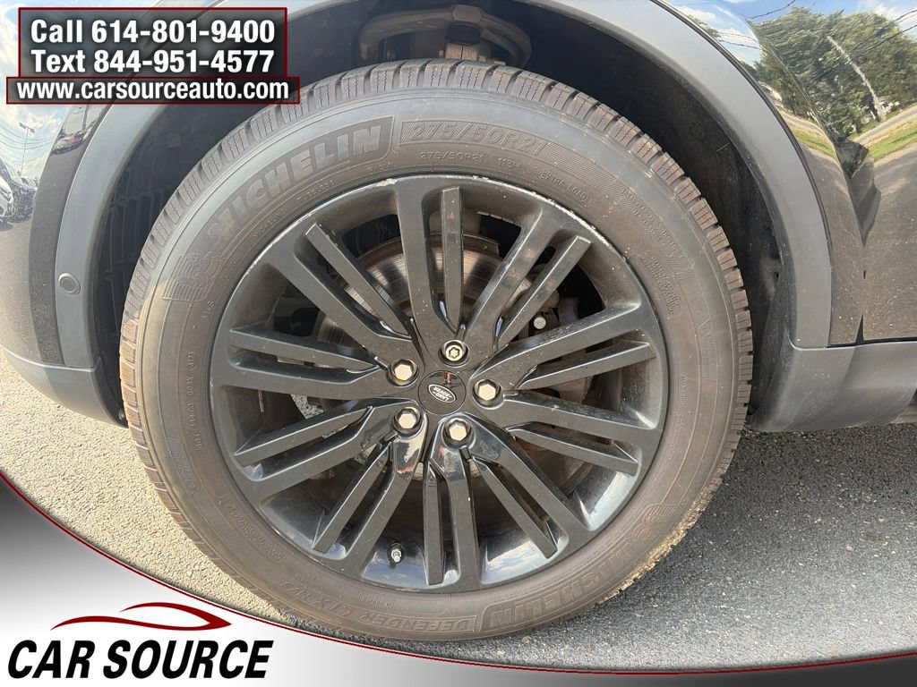 Used 2017 Land Rover Discovery First Edition AWD/4WD image 30