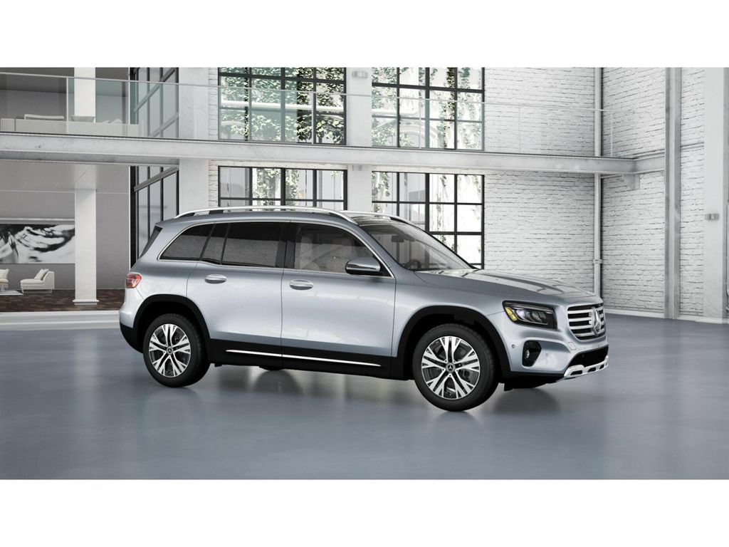 Used 2026 Mercedes-Benz GLB 250 4MATIC image 13