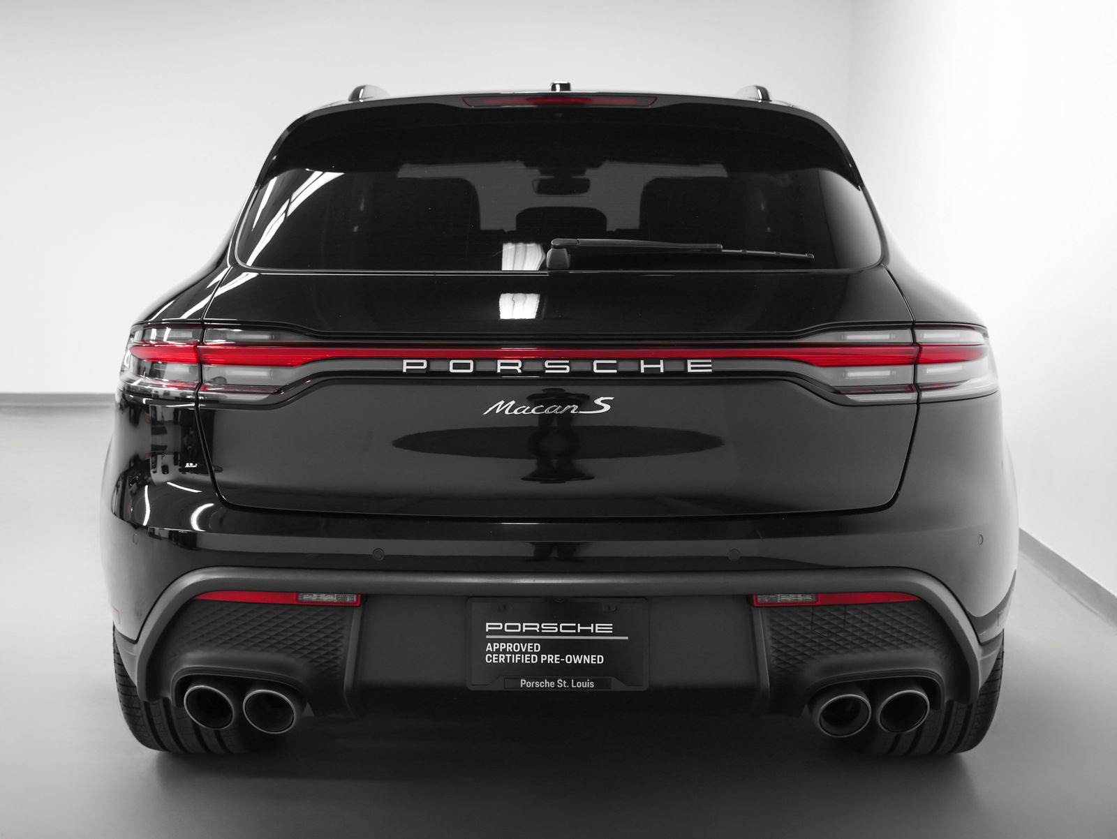 Certified 2023 Porsche Macan S image 11