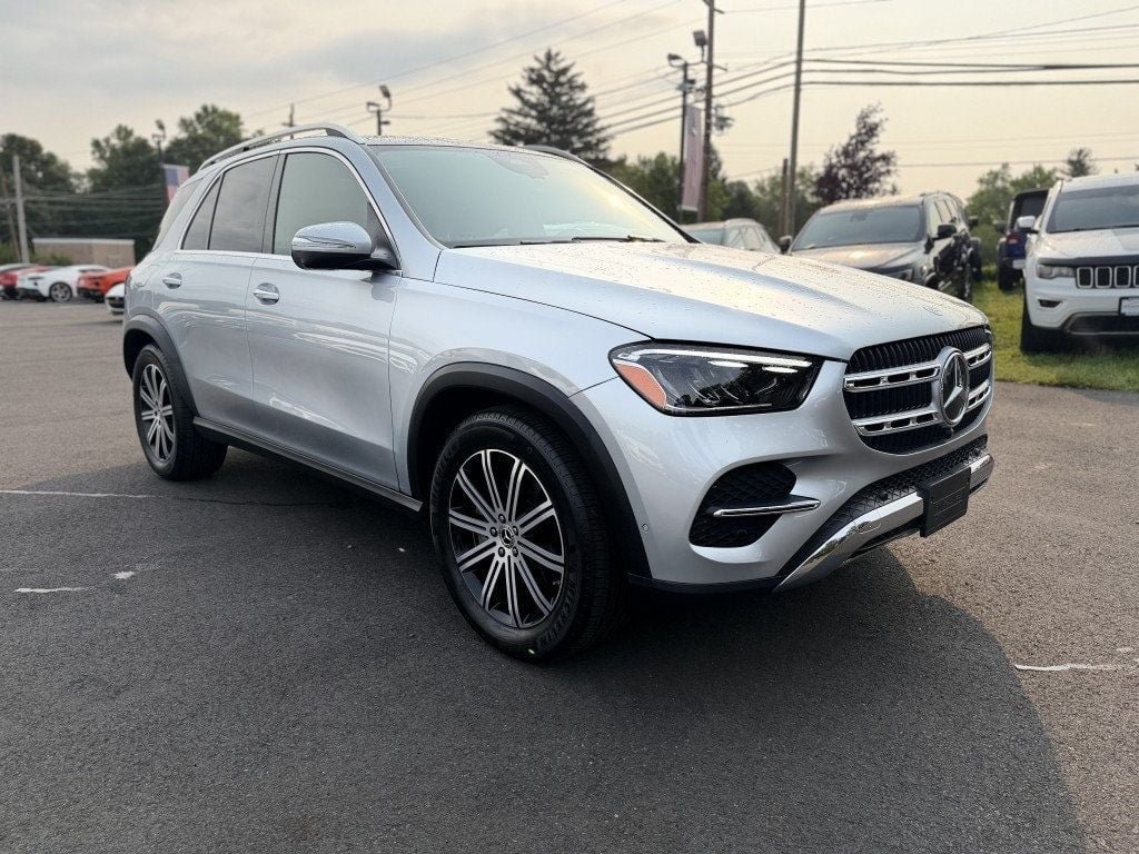 Used 2025 Mercedes-Benz GLE 350 4MATIC w/ Winter Package image 3