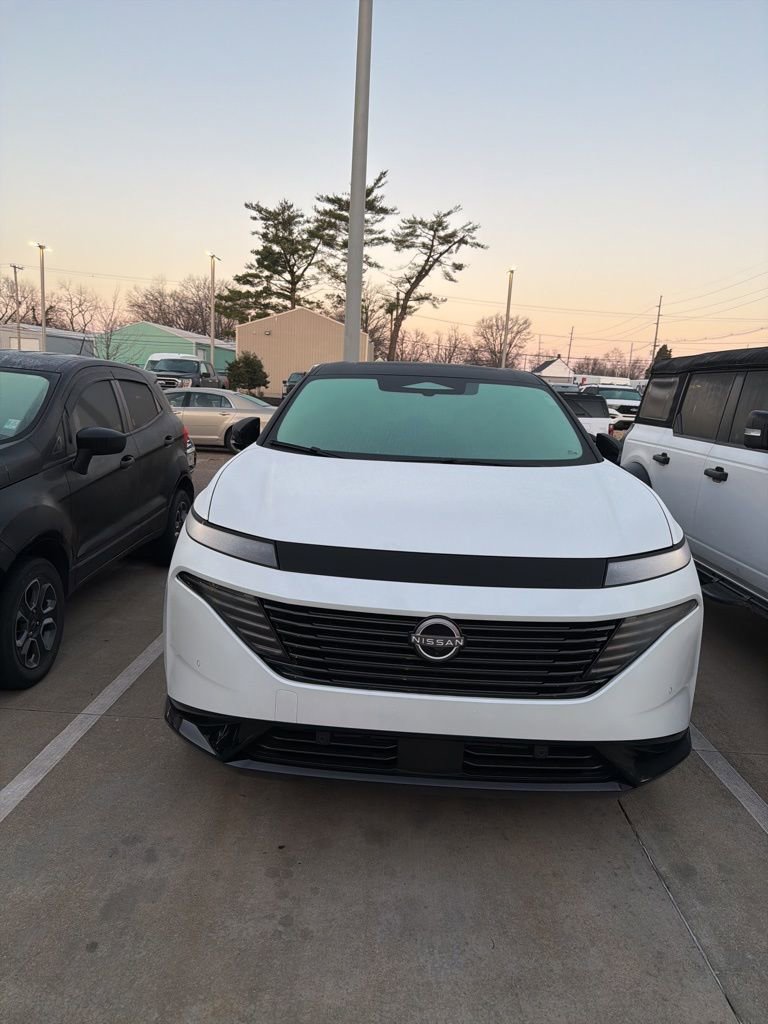 Used 2025 Nissan Murano Platinum w/ Cargo Package image 2