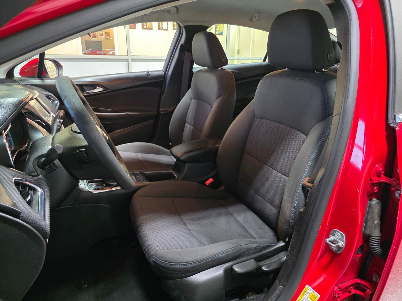 Used 2016 Chevrolet Cruze LT FWD image 15
