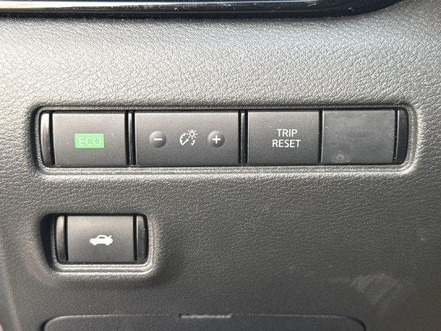 Used 2025 Nissan Sentra SV FWD image 22