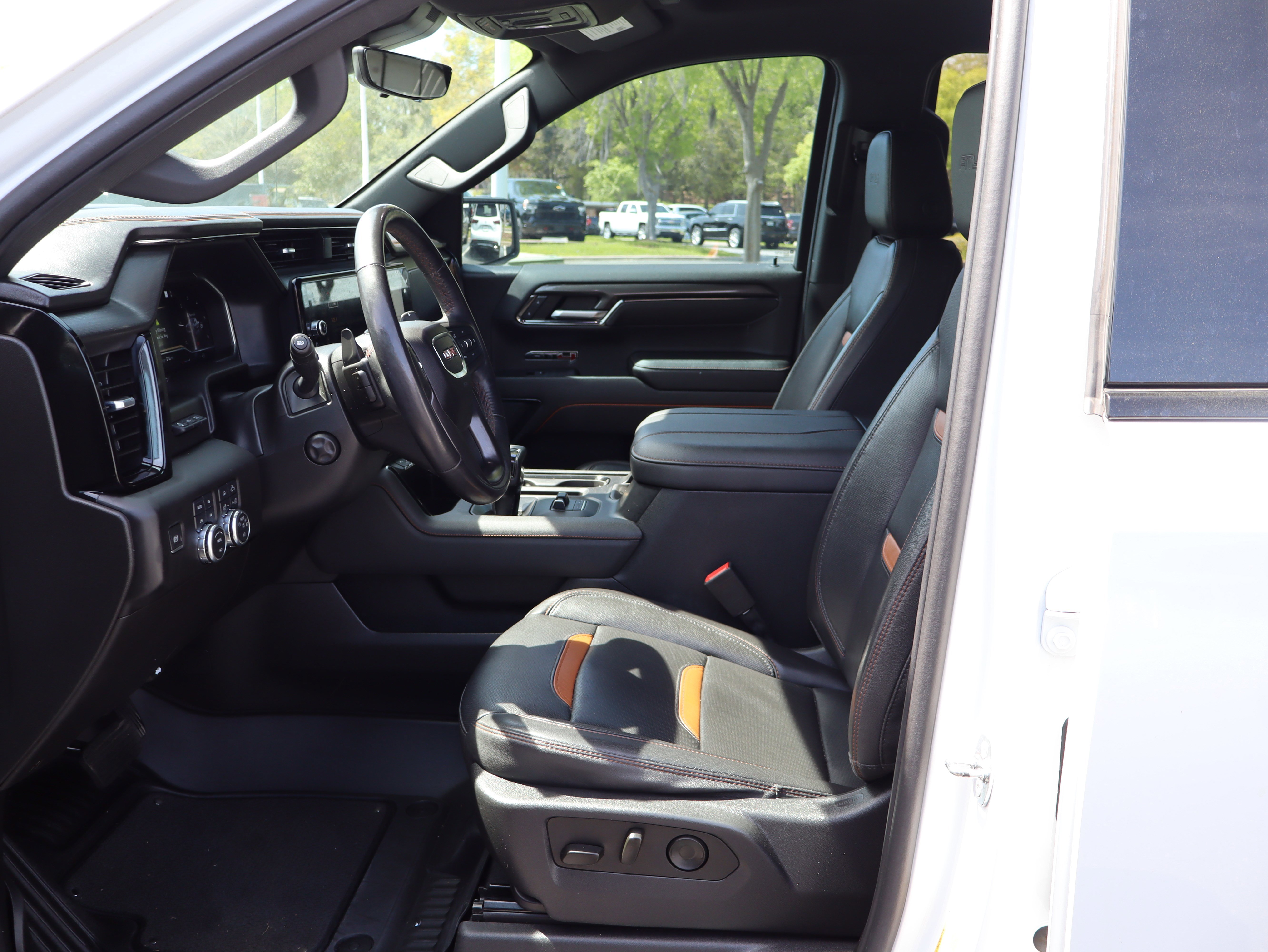 Used 2023 GMC Sierra 1500 AT4 w/ AT4 Premium Package image 22