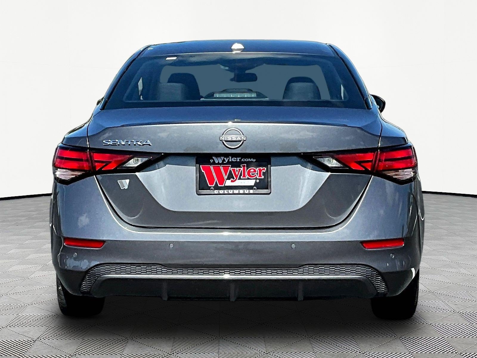 Used 2025 Nissan Sentra SV FWD image 5