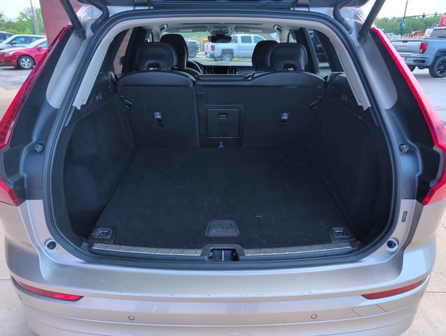 Used 2023 Volvo XC60 B5 Core AWD/4WD image 13