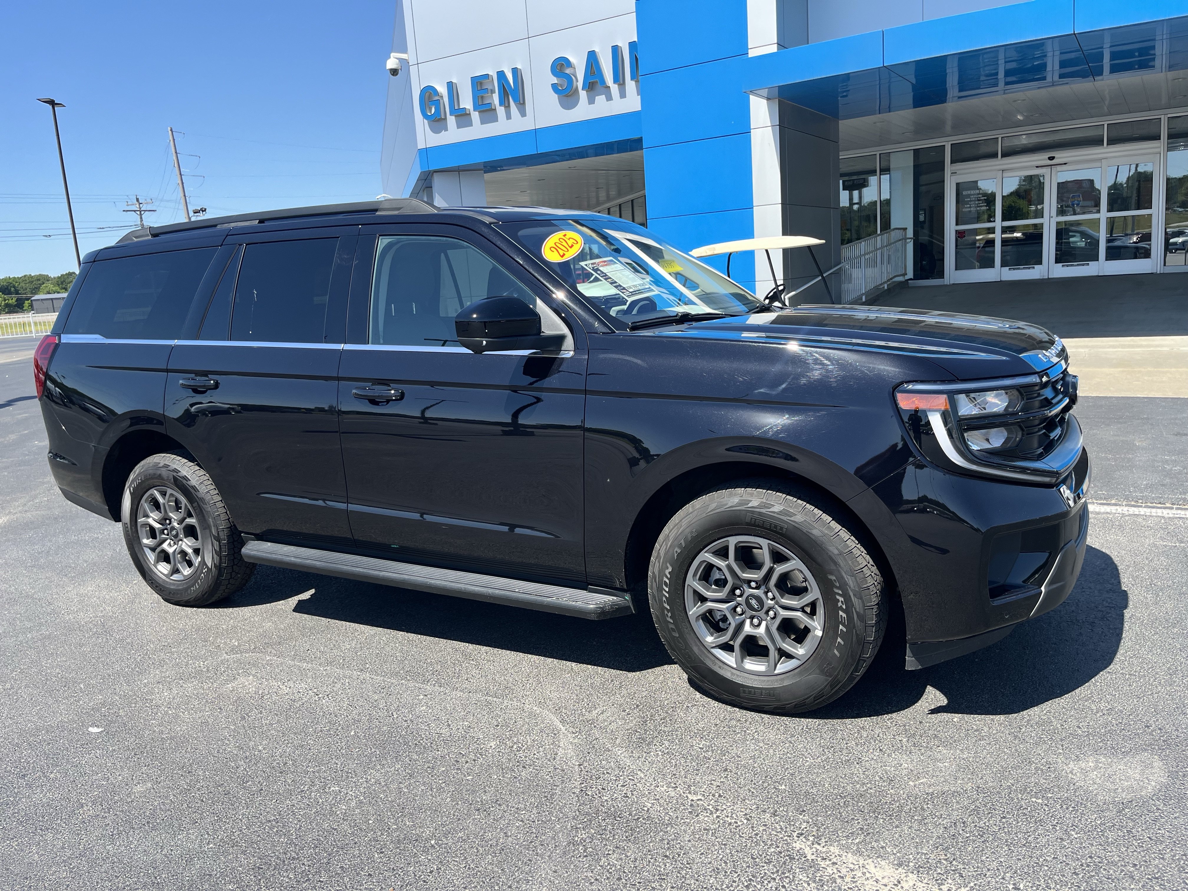 Used 2025 Ford Expedition Active AWD/4WD image 7