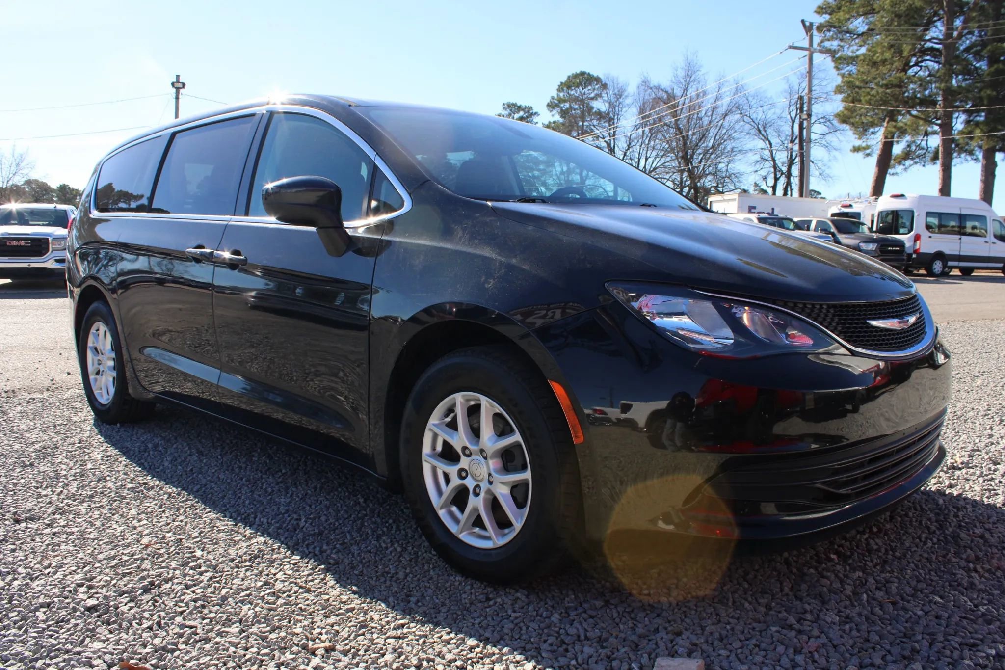Used 2017 Chrysler Pacifica LX image 5
